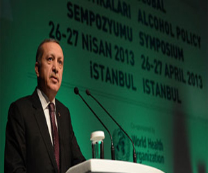   مصر اليوم - القبض على مواطن لرفعه لافتة هناك حرامى خلال خطاب لأردوغان